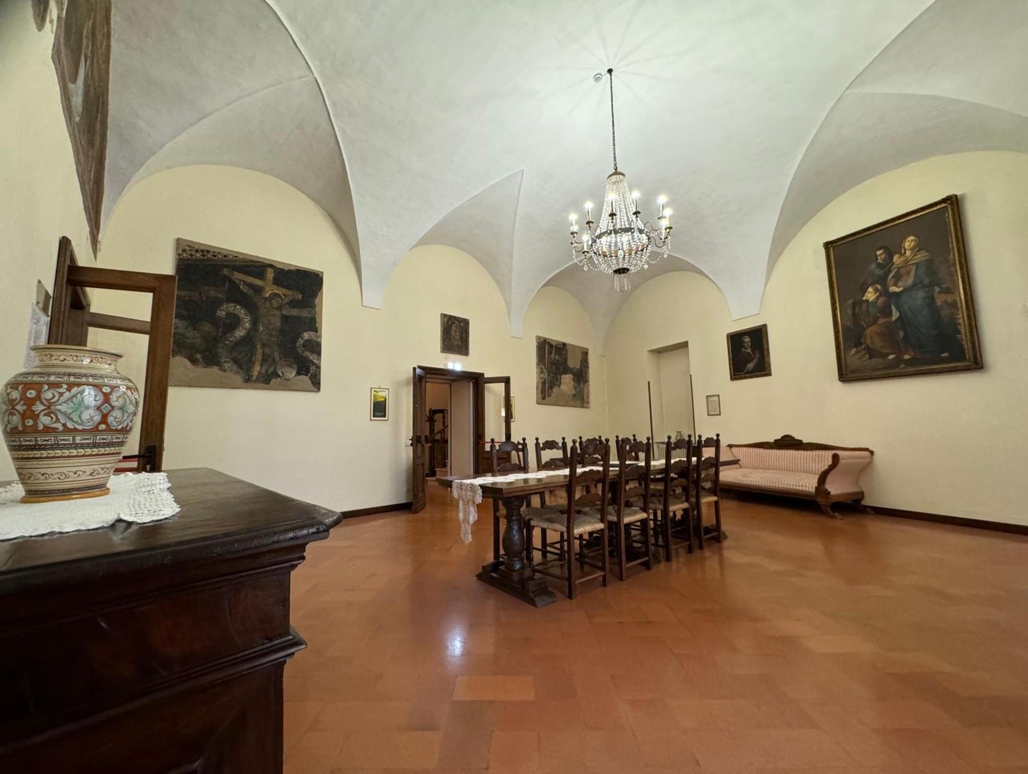 Monastero Ss. Annunziata Hotel Todi Exterior photo The Hall of the Archducal Family