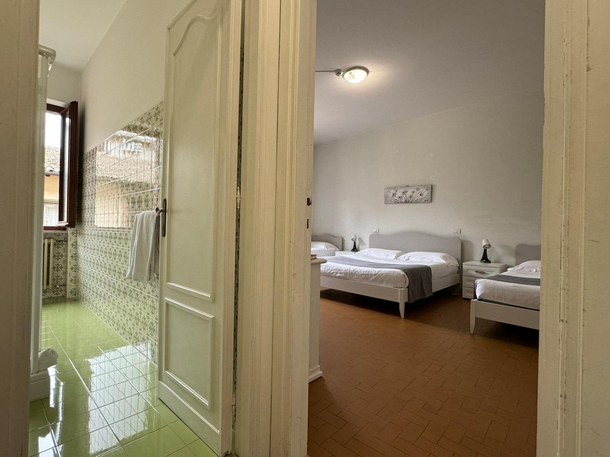 Monastero Ss. Annunziata Hotel Todi Exterior photo A room at the hotel