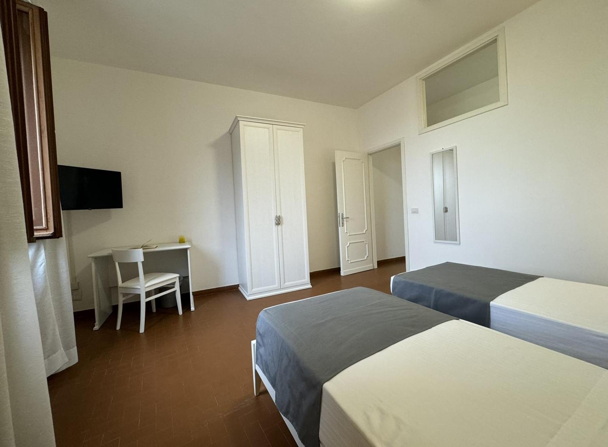 Monastero Ss. Annunziata Hotel Todi Exterior photo A room at the hostel