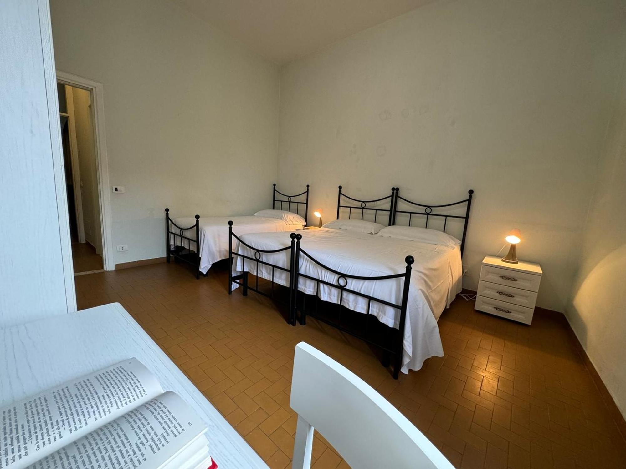 Monastero Ss. Annunziata Hotel Todi Room photo A room at the hostel